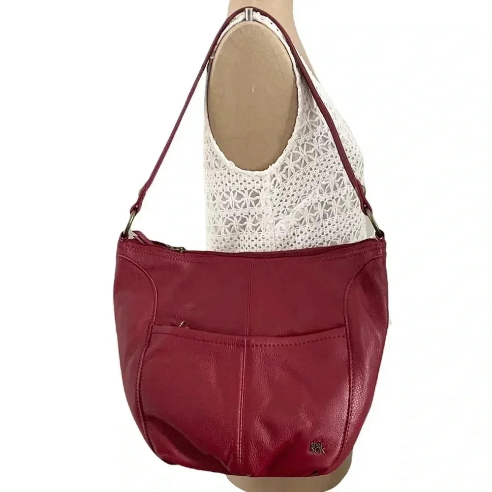 The Sak Iris leather hobo shoulder bag in Crimson